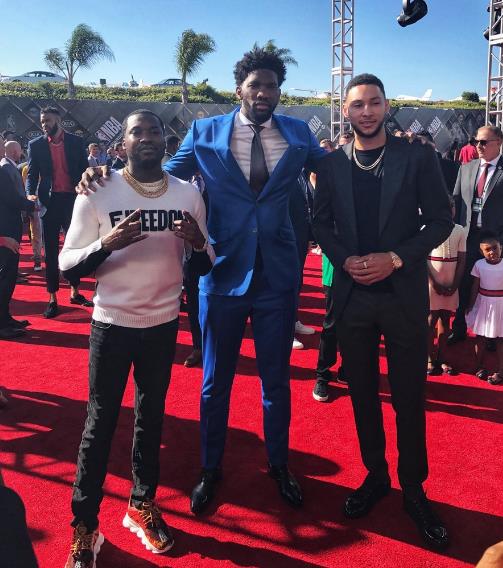 NBA颁奖典礼举行 众球星西装造型闪耀红毯（组图）