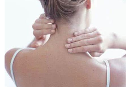 落枕怎么办：落枕原因及预防（图）