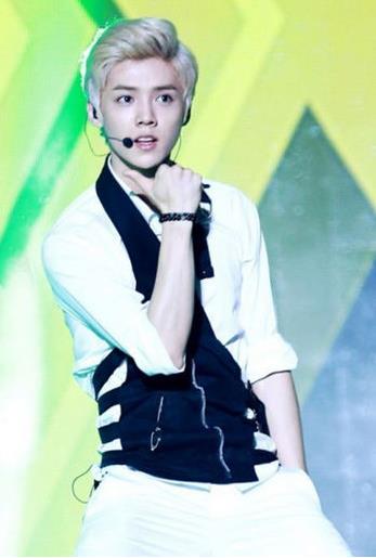 鹿晗图片基本资料：欣赏鹿晗帅气图片