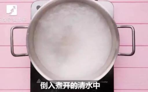 锅底油垢用这个三个方法一擦就掉!（步骤图解）