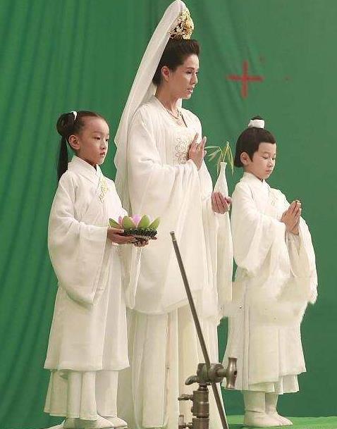 李若彤颜值依然在线:一袭白色仙裙观世音,仙气十足 李若彤颜值依然在线:一袭白色仙裙观世音,仙气十足