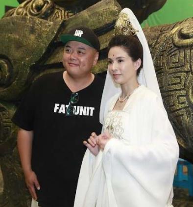 李若彤颜值依然在线:一袭白色仙裙观世音,仙气十足 李若彤颜值依然在线:一袭白色仙裙观世音,仙气十足