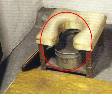 清朝故宫没厕所,皇上娘娘大号小号都得靠它(图) 清朝故宫没厕所,皇上娘娘大号小号都得靠它(图)