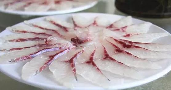 可怕!男子肝脏被上百条虫掏空!只因爱吃这种食物（图）