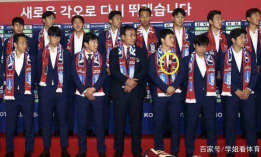 韩国队回国被扔鸡蛋 获数百球迷接机(图) 韩国队回国被扔鸡蛋 获数百球迷接机(图)