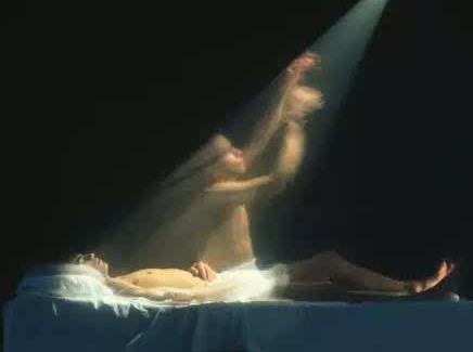 为什么睡觉会鬼压床?立刻解除鬼压床唤醒自己的3种方法