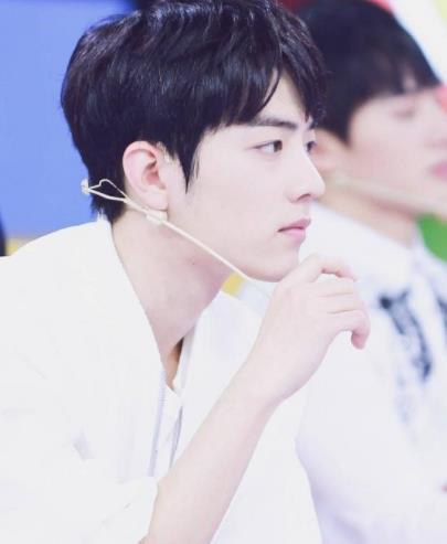 肖战个人资料简介:肖战经历及家庭背景,肖战是富二代吗 肖战个人资料简介:肖战经历及家庭背景,肖战是富二代吗