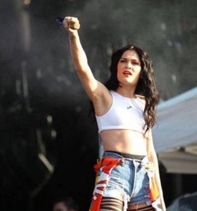 结石姐Jessie J在美国什么地位:Jessie J唱功怎么样 结石姐Jessie J在美国什么地位:Jessie J唱功怎么样