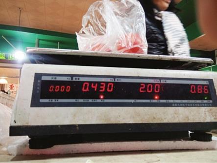 电子秤这里有猫腻教你一眼识破(图) 电子秤这里有猫腻教你一眼识破(图)