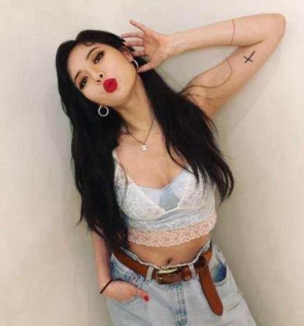 性感女神金泫雅内衣（图）