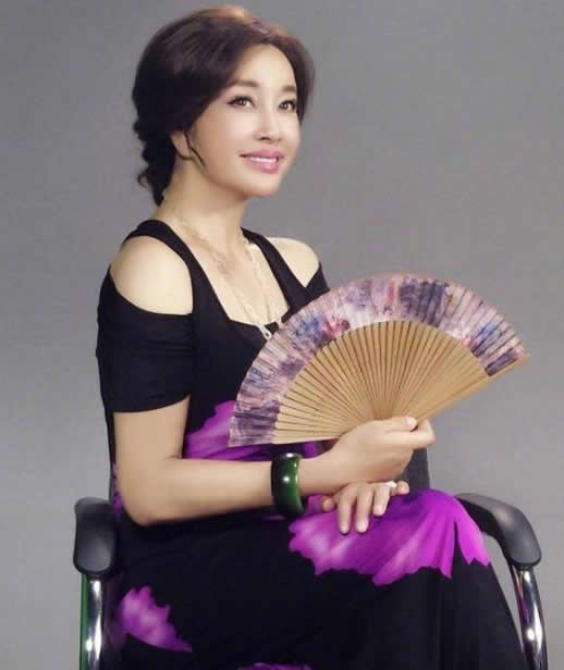 63岁刘晓庆近照令人羡慕（图）