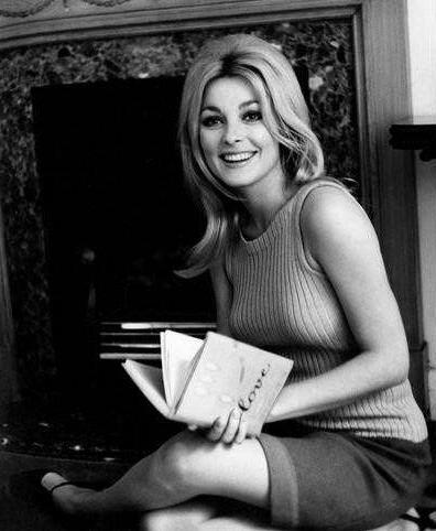 查尔斯·曼森简介：查尔斯·曼森和他的漂亮宝贝们