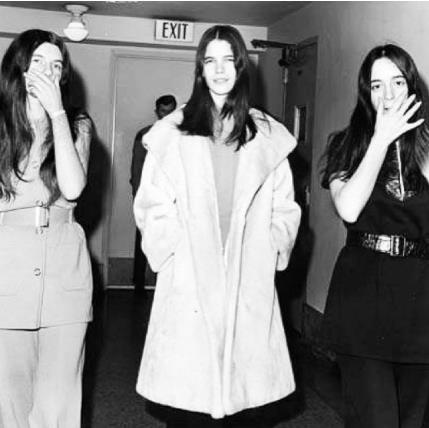 查尔斯·曼森简介：查尔斯·曼森和他的漂亮宝贝们