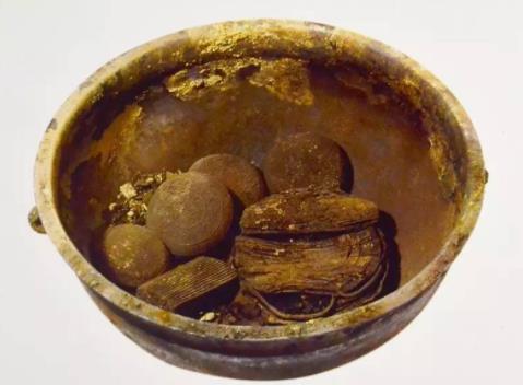 古人洗澡的那些事儿:古人洗澡的方式类型及沐浴工具 古人洗澡的那些事儿:古人洗澡的方式类型及沐浴工具