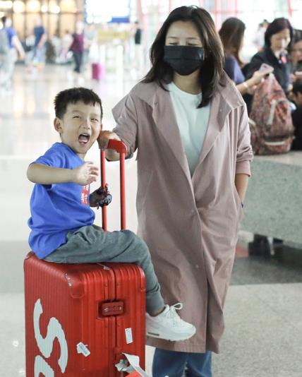 何洁素颜现身:何洁资料简介,主演的电视剧电影 何洁素颜现身:何洁资料简介,主演的电视剧电影