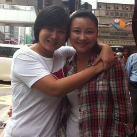 贾玲姐姐照片曝光:贾玲和姐姐贾丹照片(图) 贾玲姐姐照片曝光:贾玲和姐姐贾丹照片(图)