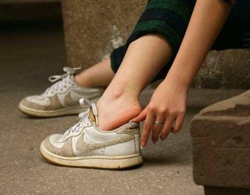 鞋里放一物脚气竟然无影无踪（图）