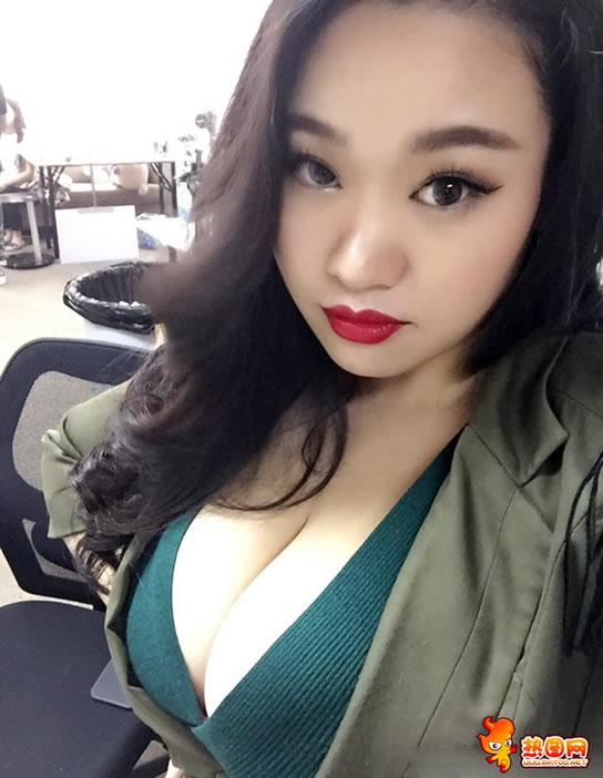 徐佳丽大奶：《奇葩来了》竞选的巨胸女徐佳丽三围