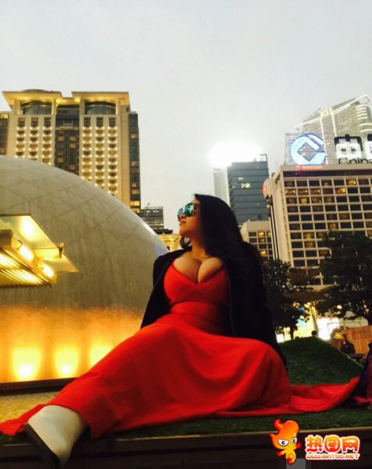 徐佳丽大奶：《奇葩来了》竞选的巨胸女徐佳丽三围