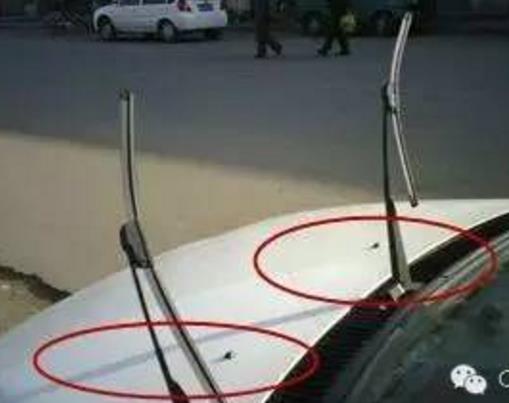 夏天停车为啥一定要把雨刷立起来:修车师傅解答 夏天停车为啥一定要把雨刷立起来:修车师傅解答