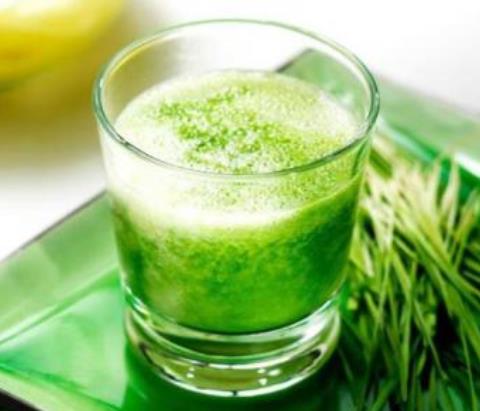 小麦草汁：小麦草可以直接榨汁吃你知道吗