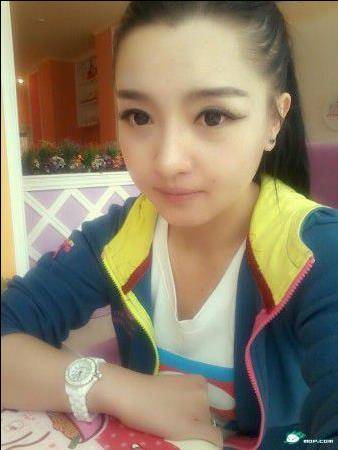 西藏大学校花：西藏大学90后美女校花美照（图）