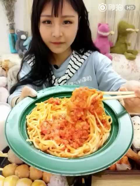 大胃王猫妹妹为什么吃不胖:原因揭秘(图) 大胃王猫妹妹为什么吃不胖:原因揭秘(图)