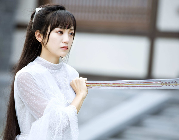 胡意旋哪里人资料身高及最新图片写真介绍