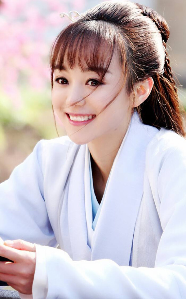 胡意旋哪里人资料身高及最新图片写真介绍