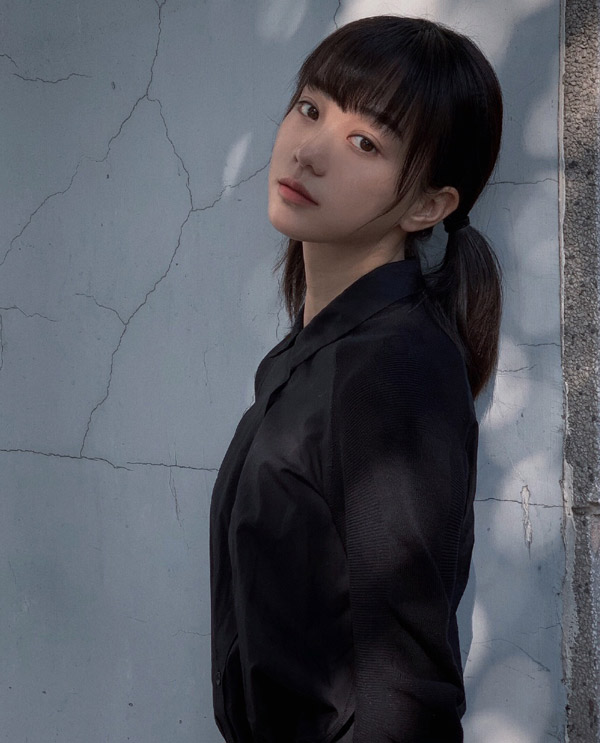 胡意旋哪里人资料身高及最新图片写真介绍