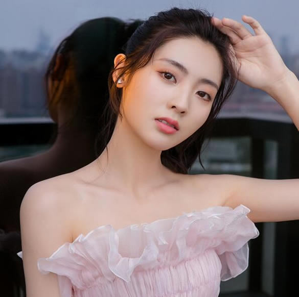 邢菲个人资料多高(简介,年龄,三围,图片)