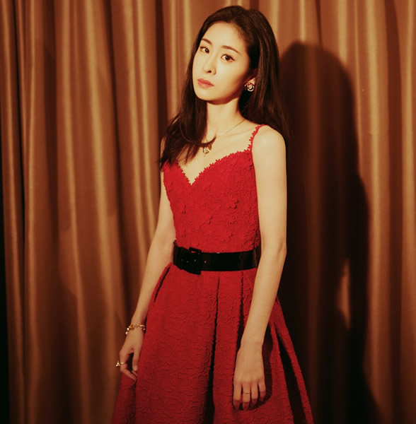 张碧晨个人资料(简介,年龄,身高,三围,图片)