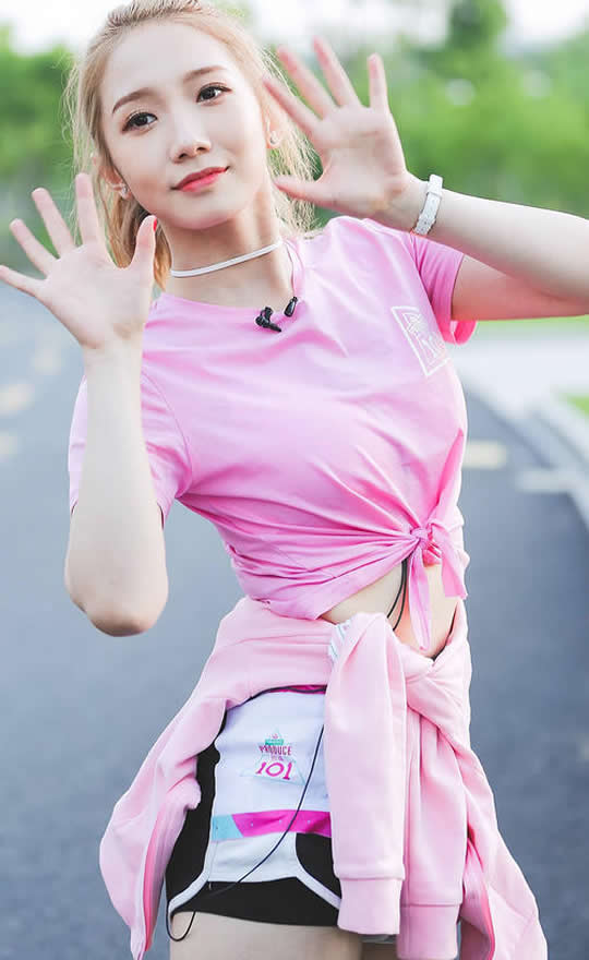 杨超越年龄大还是孟美岐年龄大,杨超越孟美岐两人关系