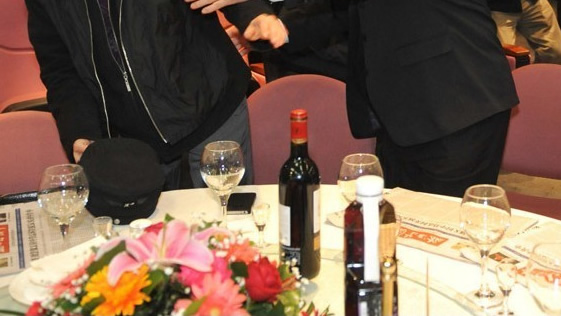 不要让老人独自参加陌生人饭局，这8个饭局还是要慎重