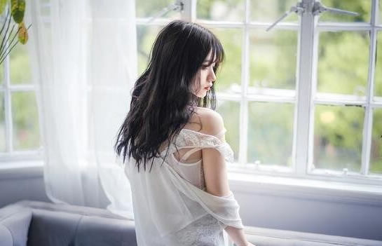 女生说哼是什么意思(女生撒娇的表现)