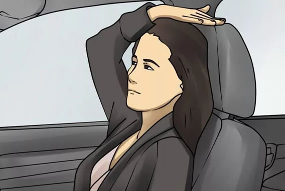 车内什么姿势最好,坐小轿车里什么样的姿势舒服 车内什么姿势最好,坐小轿车里什么样的姿势舒服