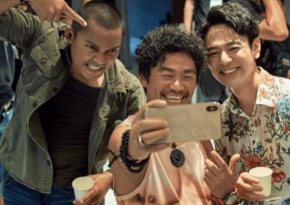 推荐几部笑到肚子疼的电影（综合15部爆笑电影）