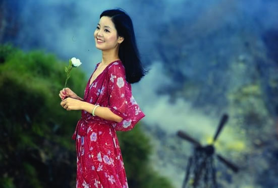 十大经典老歌(百听不厌的10首人气经典老歌)