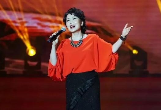 十大经典老歌(百听不厌的10首人气经典老歌)