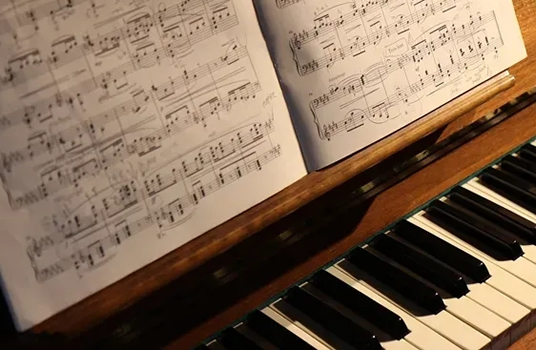 十首世界著名浪漫钢琴曲,好听值得收藏的100首钢琴曲 十首世界著名浪漫钢琴曲,好听值得收藏的100首钢琴曲