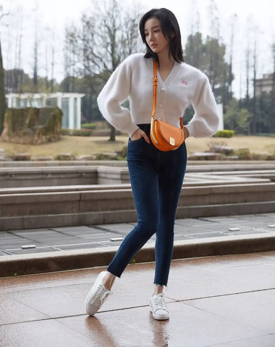 有一种胸叫陈小纭多大呢,陈小纭三围身材美照 有一种胸叫陈小纭多大呢,陈小纭三围身材美照