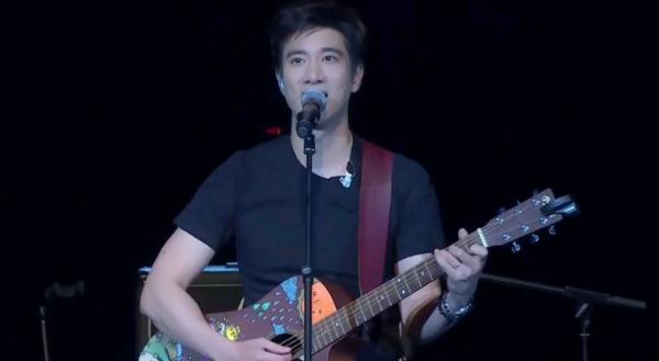 十首超甜表白情歌2022(恋爱必听30首超甜情歌)