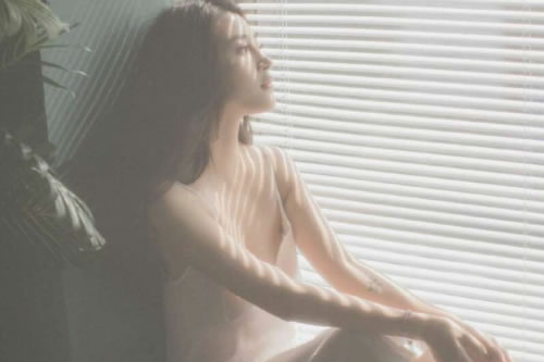 伤感文案短句扎心 一秒泪崩伤感扎心语录