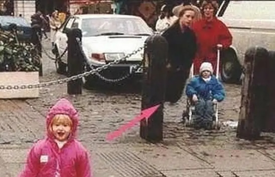 诡异的笑脸图片大全(1990微笑狗图片死了人真的吗)