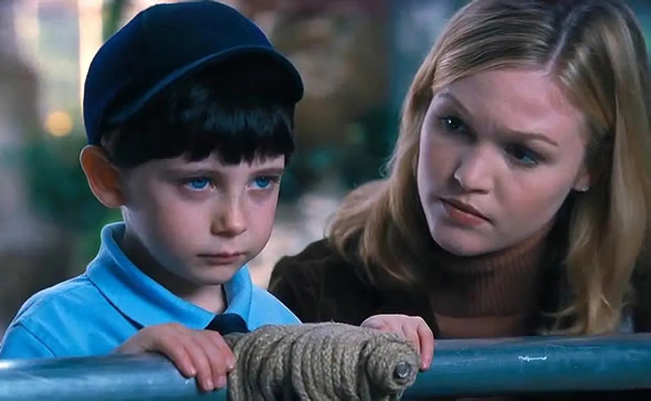 最恐怖的十个小孩(10个电影中让人汗毛竖立的孩子)