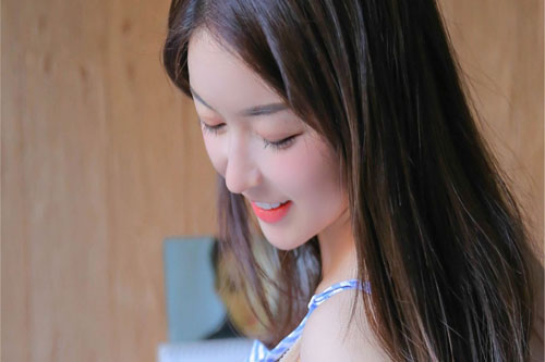 讲故事给女朋友听睡觉(哄女朋友睡觉暖心小故事)