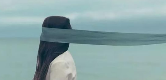 人去世前会给亲人暗示(老人死前给亲人的不祥预感