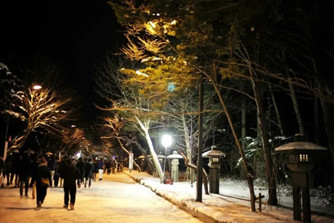 2012年天突然黑了一下真的吗 2012年下午突然黑了2秒 2012年天突然黑了一下真的吗 2012年下午突然黑了2秒