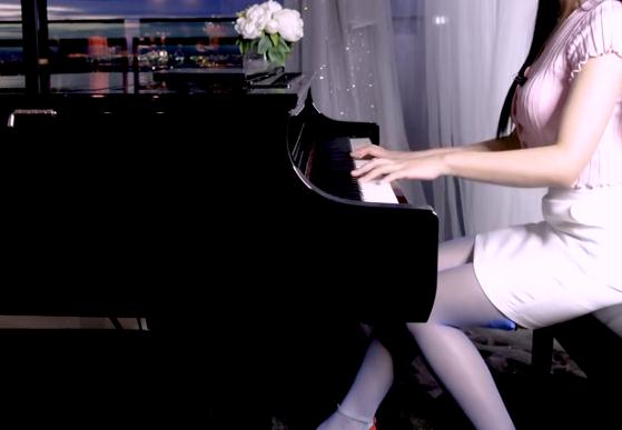 著名好听的钢琴曲(抚慰心灵的30首钢琴曲)