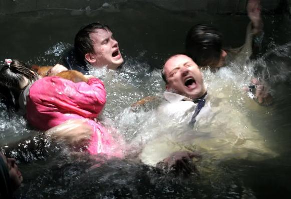 豆瓣评分9.0以上灾难片(强推3部惊悚灾难大电影)